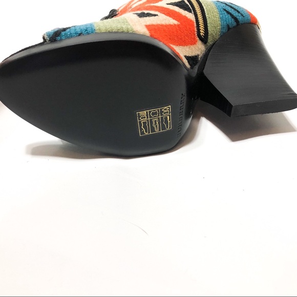 New with tags and box BURBERRY Virginia Booties - Picture 4 of 7